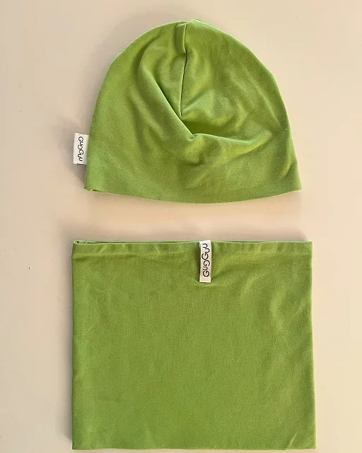 Vihreä pipo ja kauluri