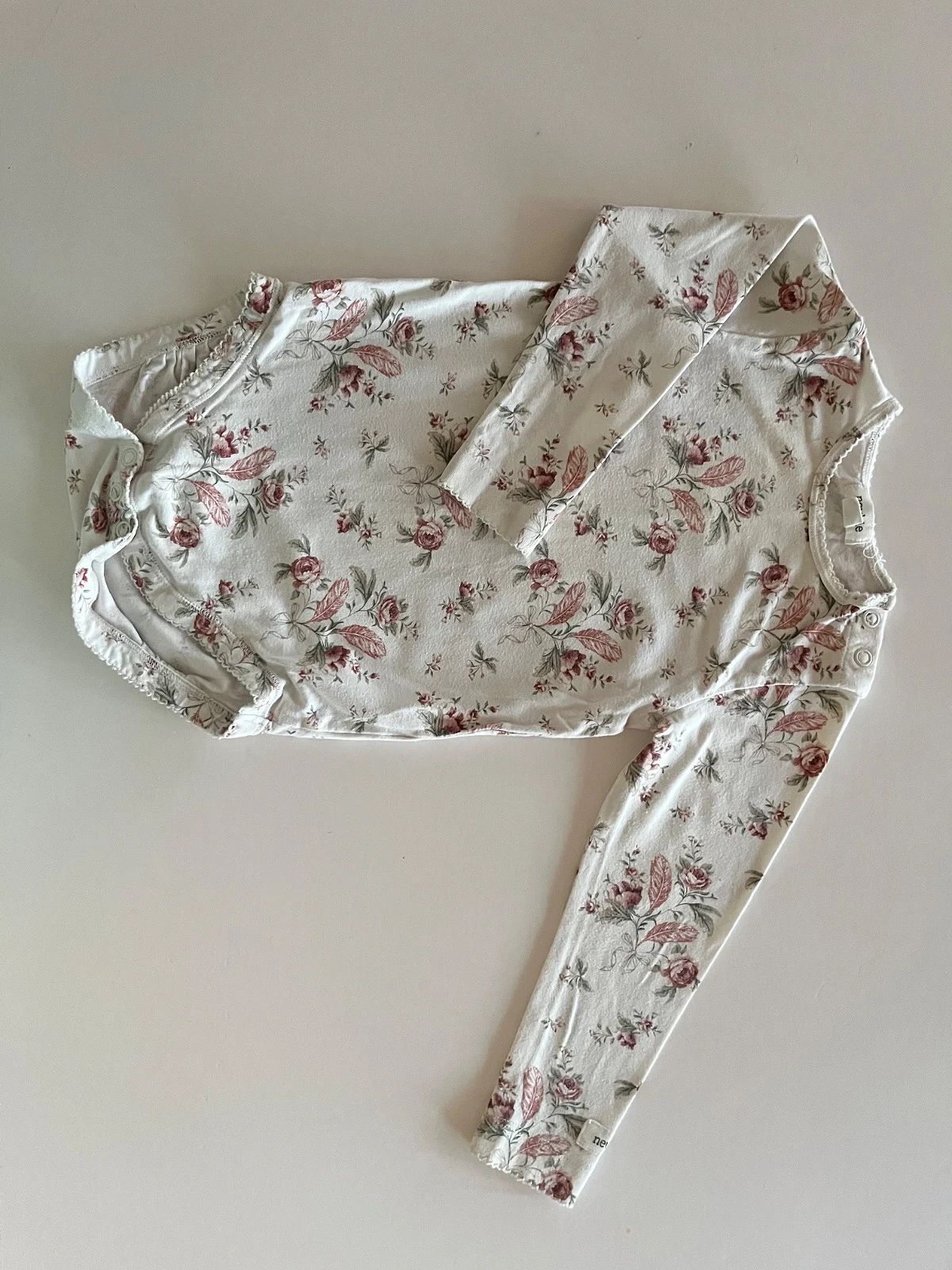 Lasten kukkakuvioinen body ja housut