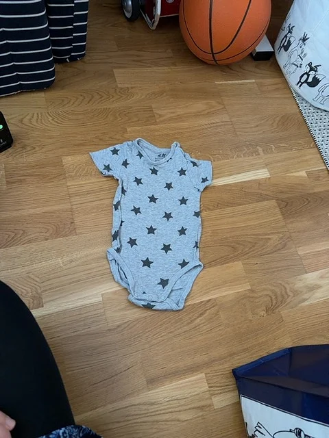 H&M body tähtikuosilla 74