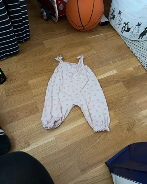 Guppy vaaleanpunainen haalari 62