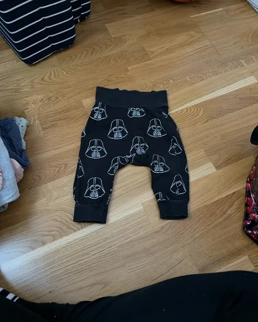 H&M Starwars housut 68