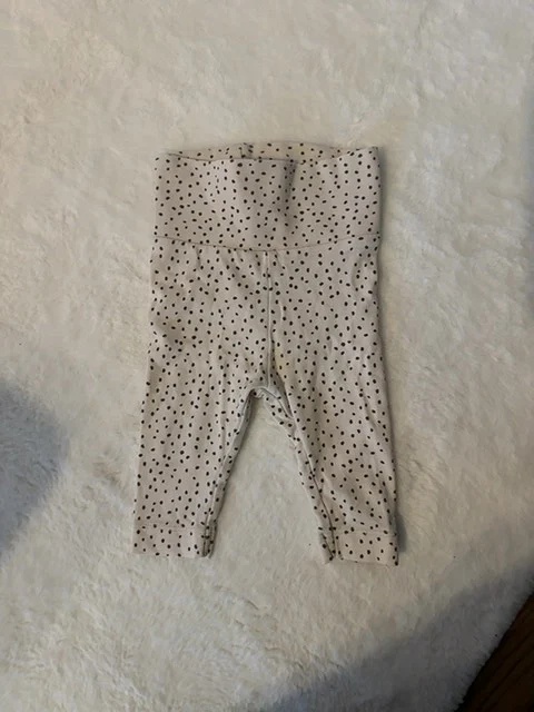 Koko 56 / H&M valkoiset housut mustilla pilkuilla