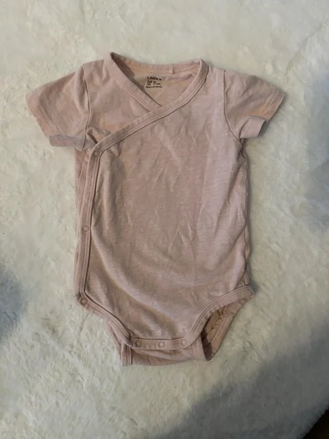 Koko 62 / Lindex vaaleanpunainen lyhythihainen body