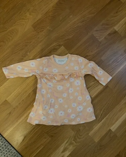 Peuhu käyttämätön kukkamekko 68
