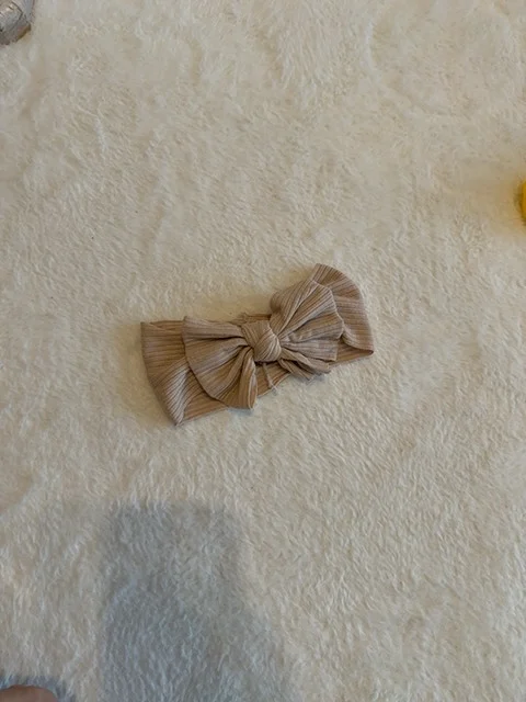 Beige rusettipanta