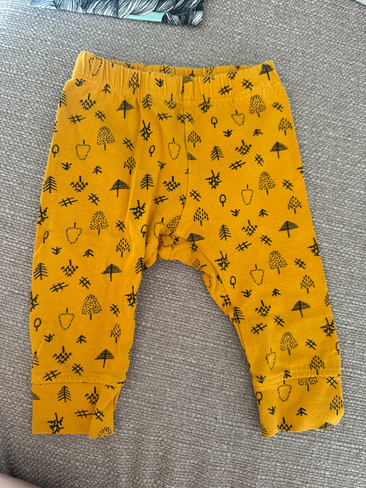 Sinapin keltaiset vauvan legginsit, Name It 62