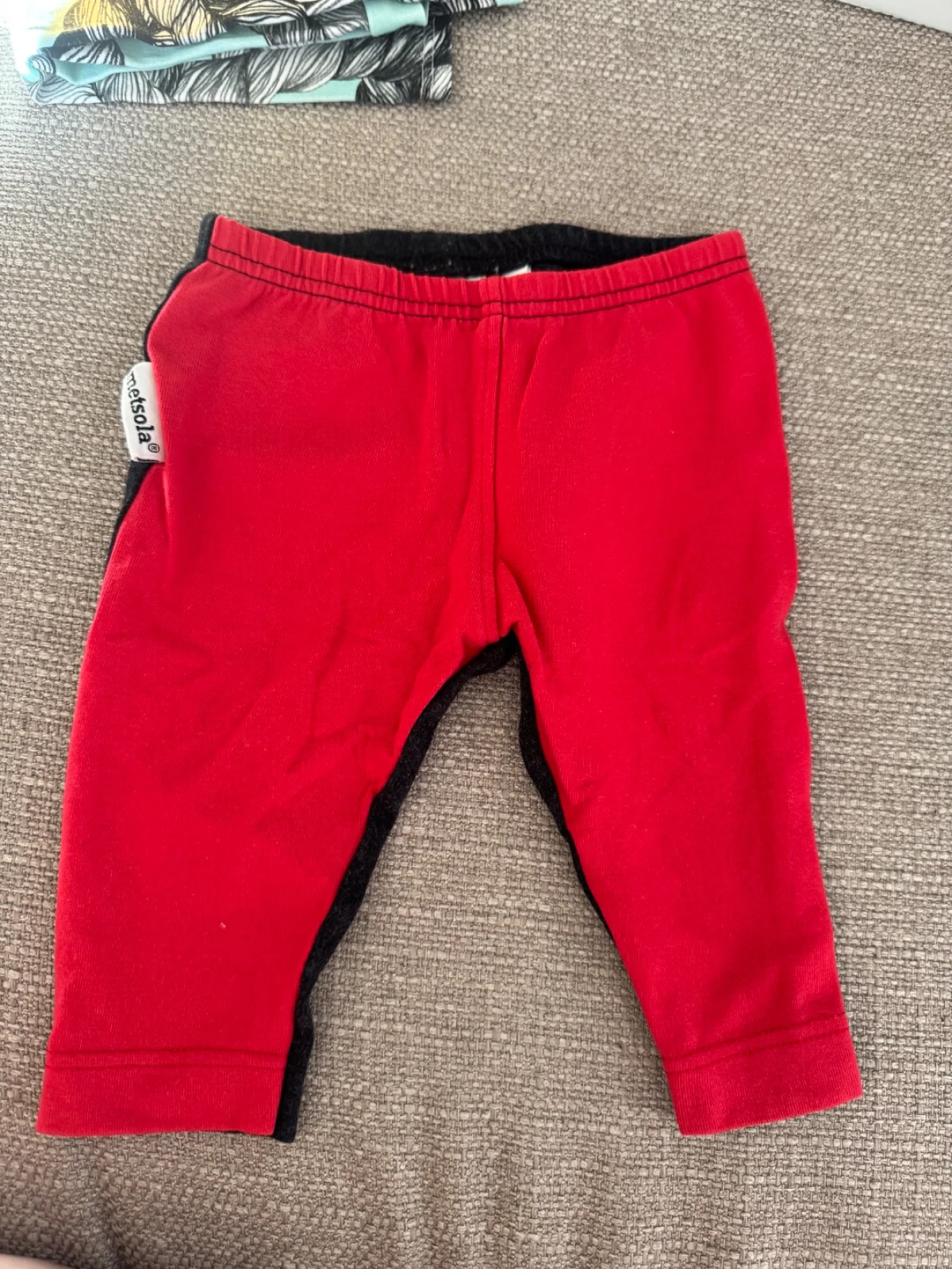 Metsola vauvan punaiset/mustat leggingsit, 62/68