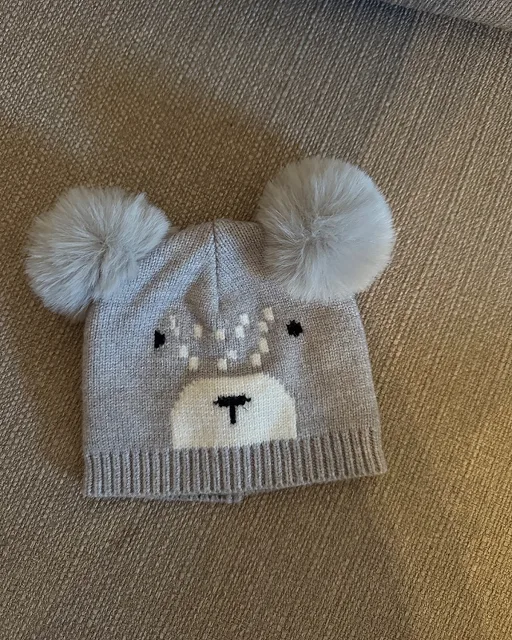 Uusi harmaa nalle pipo. Ciraf