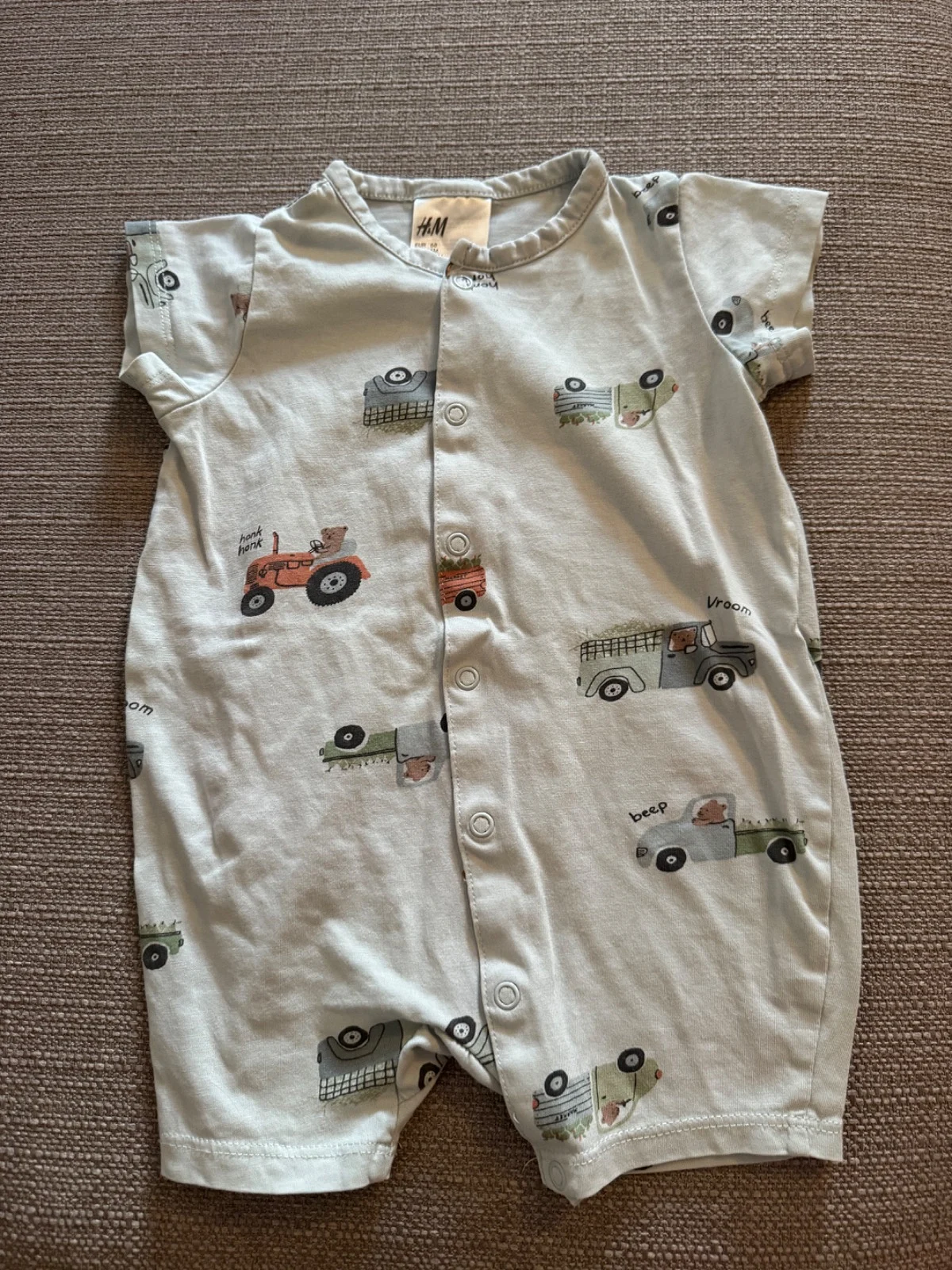 Vauvan kesähaalari autoilla, 68 H&M