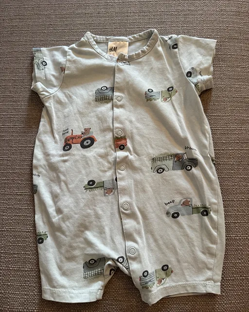 Vauvan kesähaalari autoilla, 68 H&M
