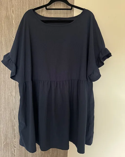 Tummansininen lyhythihainen tunika 2-3XL