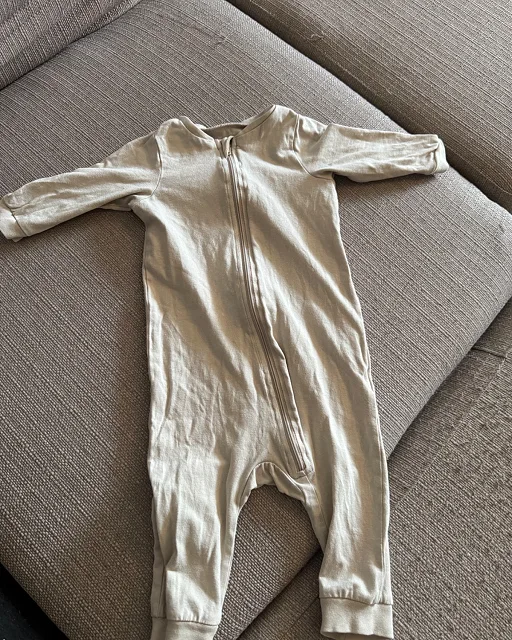 Vauvan yöpuku vetoketjulla, Peuhu, koko 68