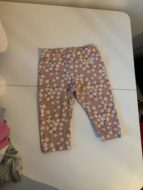 Lindex kukkaleggingsit 68