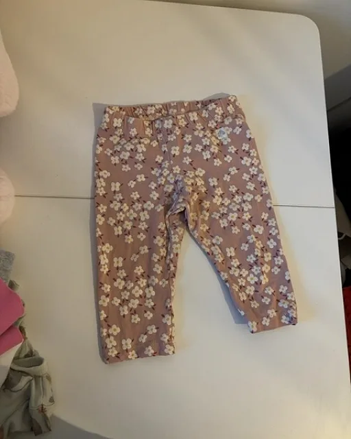 Lindex kukkaleggingsit 68